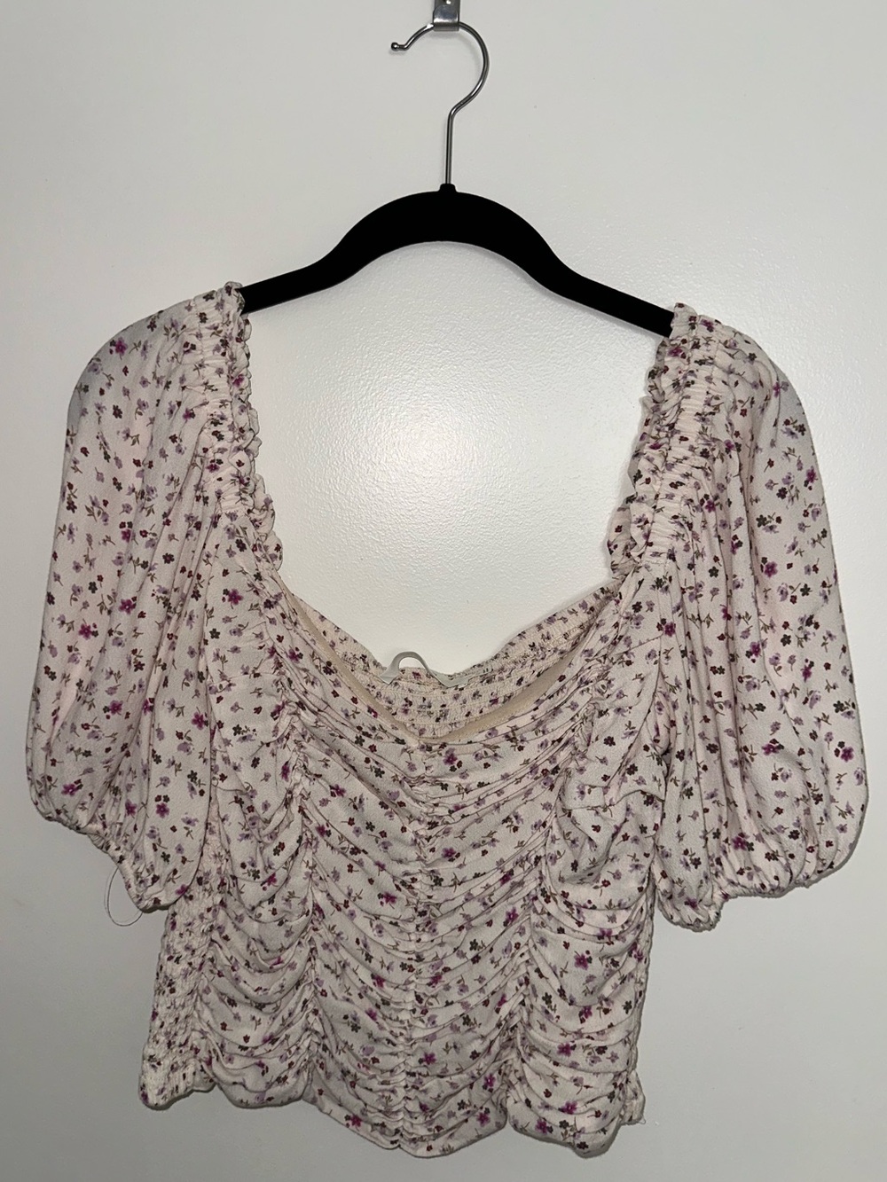 Astr Floral Ruched Puff Sleeve Blouse in Cream and Pink